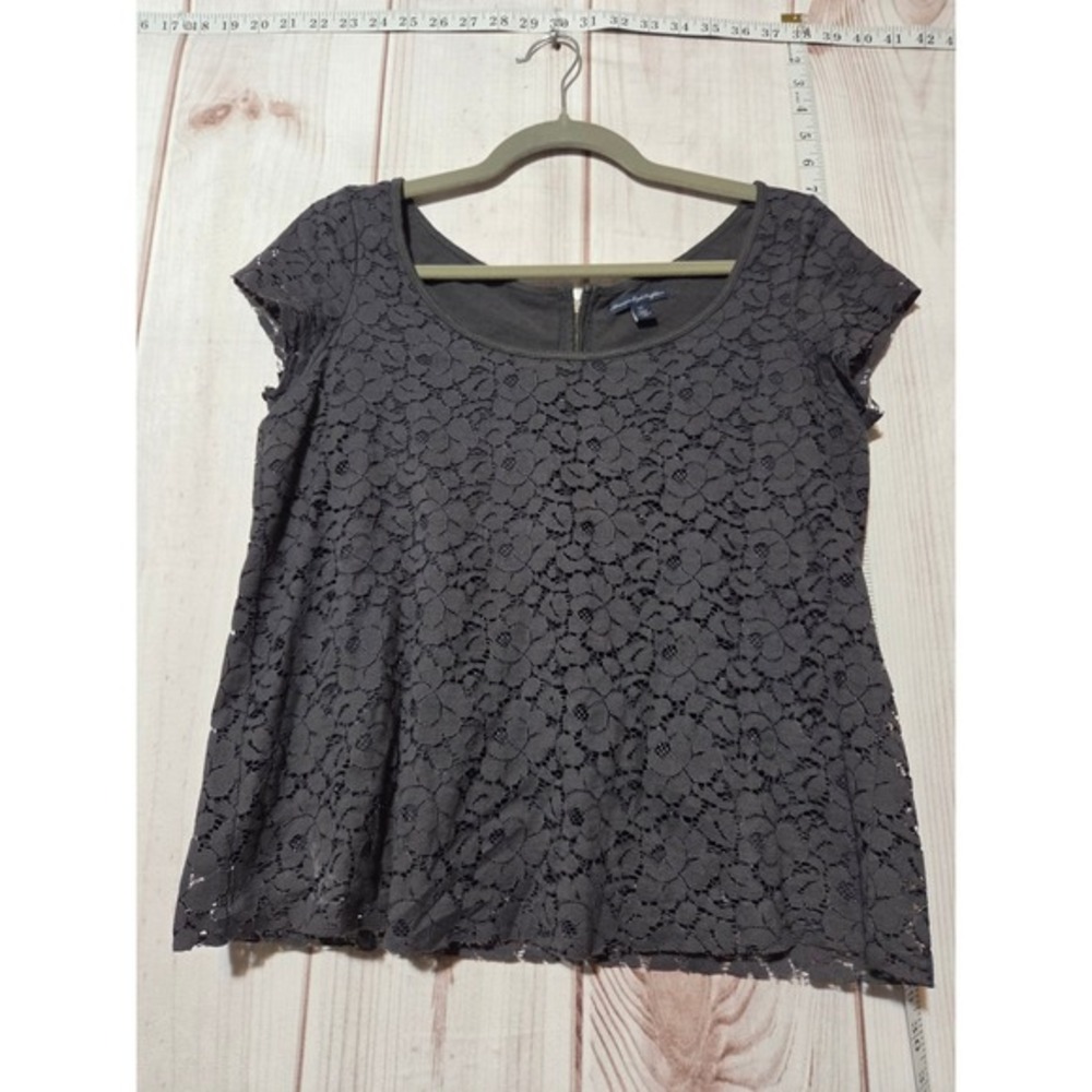 American Eagle Lace Top Womens Small Gray Floral Cap Sleeve Exposed Zip Blouse